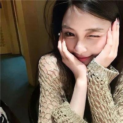无法触碰的她